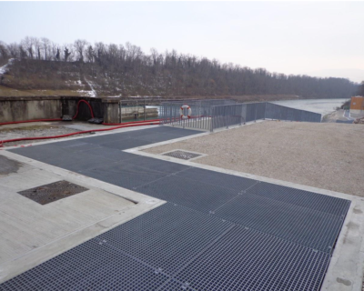 Passage piéton en caillebotis + garde corps