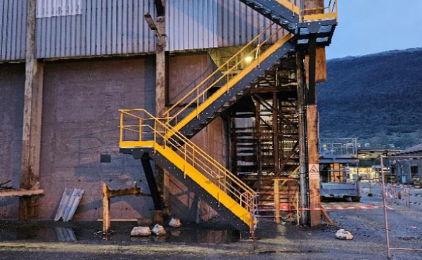 Fabrication, peinture, pose sur site